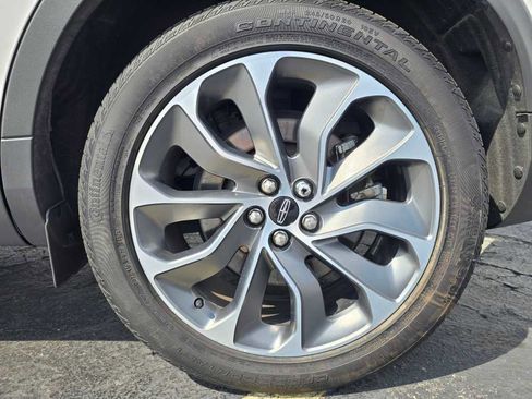 Used 2022 Lincoln Nautilus Reserve w/ Equipment Group 201A image 4