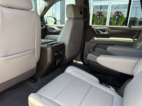 Used 2024 Chevrolet Tahoe LT RWD image 12