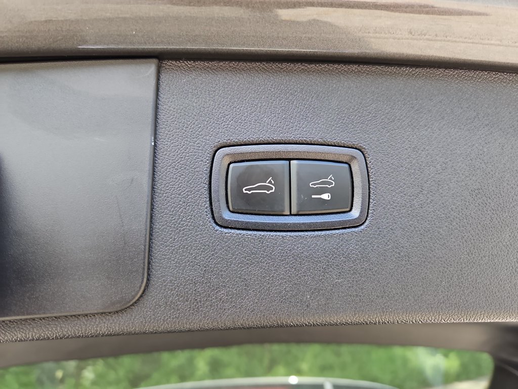 Certified 2023 Porsche Cayenne GTS AWD/4WD image 25
