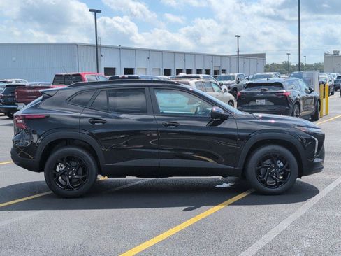 New 2026 Chevrolet Trax LT w/ Driver Confidence Package FWD image 7