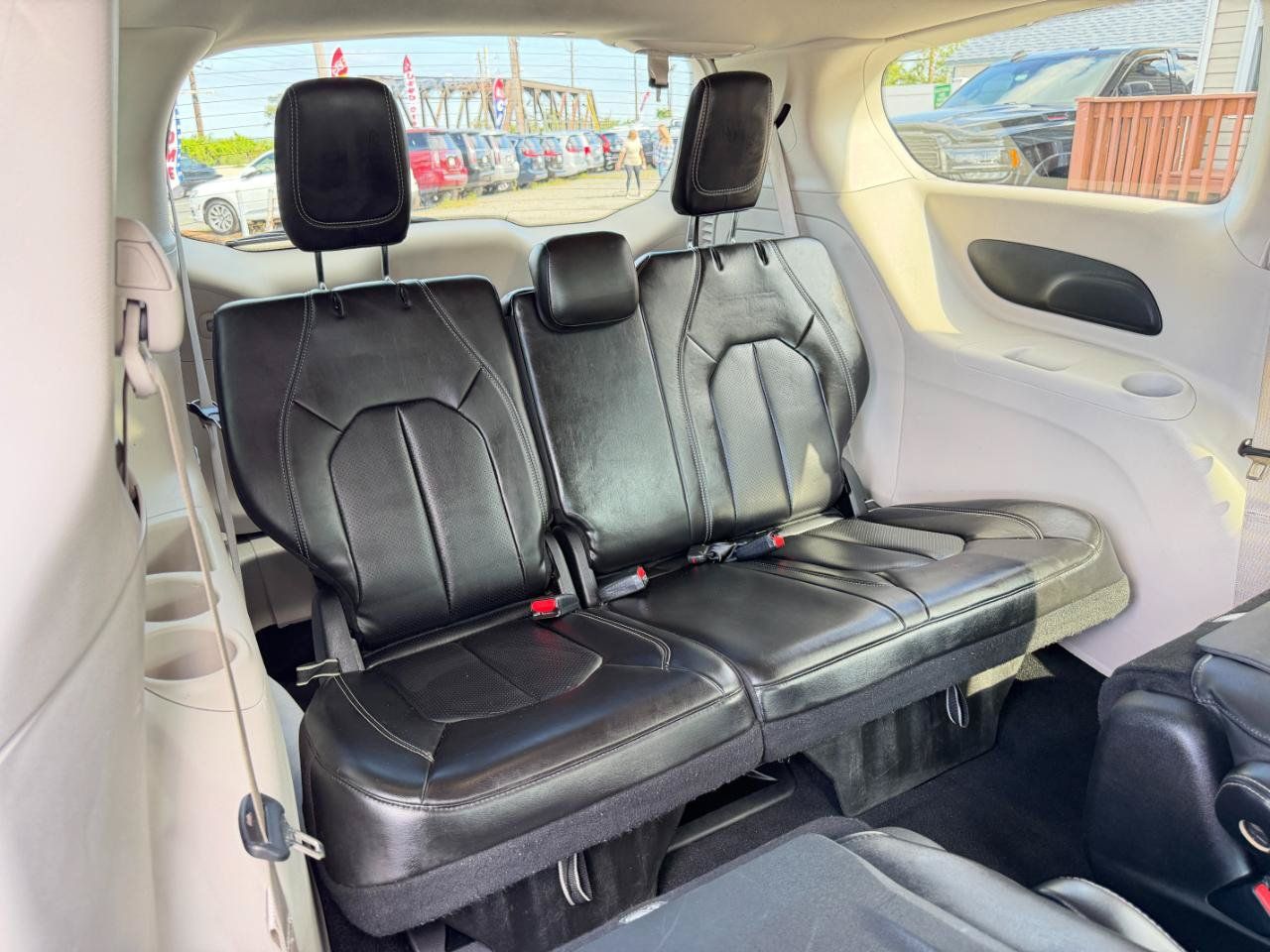 Used 2024 Chrysler Pacifica Limited FWD image 43