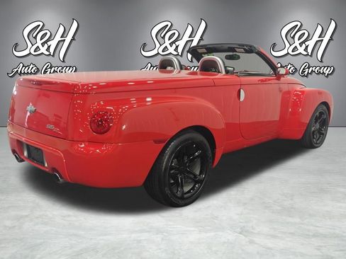 Used 2003 Chevrolet SSR w/ Preferred Equipment Group RWD image 12