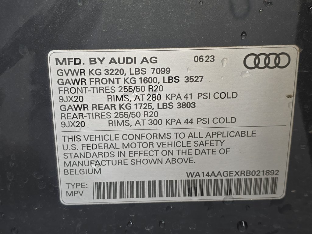 Used 2024 Audi Q8 e-tron Premium AWD/4WD image 34