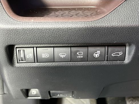 Used 2019 Toyota RAV4 Limited image 10