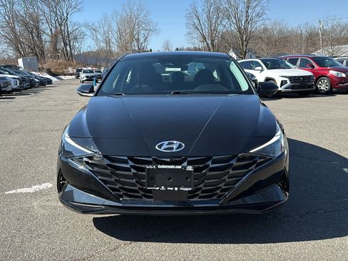 Used 2023 Hyundai Elantra Limited image 2