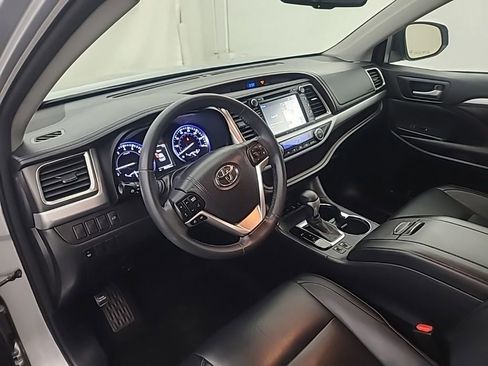 Used 2016 Toyota Highlander XLE AWD/4WD image 26