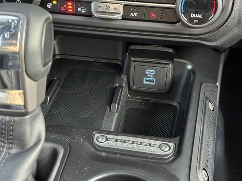 New 2025 Ford Bronco Outer Banks image 13