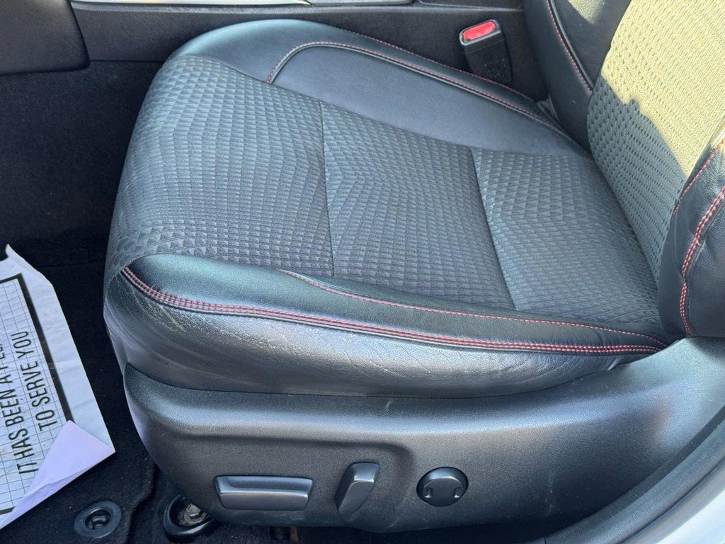 Used 2015 Toyota Camry SE FWD image 22