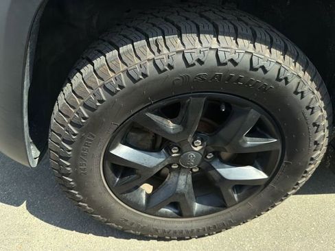 Used 2016 Jeep Cherokee Trailhawk w/ Comfort/Convenience Group AWD/4WD image 9