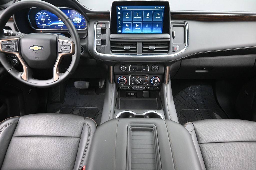 Used 2024 Chevrolet Tahoe High Country AWD/4WD image 16
