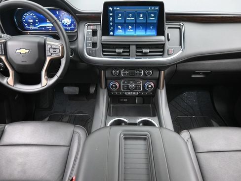 Used 2024 Chevrolet Tahoe High Country AWD/4WD image 16