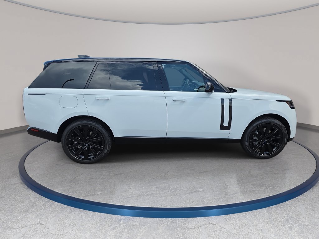 New 2026 Land Rover Range Rover Long Wheelbase SE AWD/4WD image 4