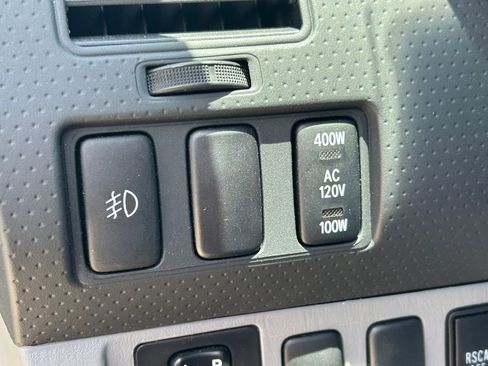 Used 2015 Toyota Tacoma 4x4 Double Cab w/ TRD Sport Package image 24