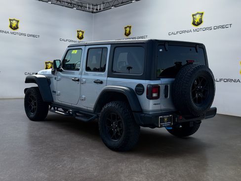 Used 2024 Jeep Wrangler Unlimited AWD/4WD image 3