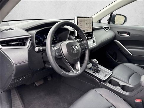 Certified 2026 Toyota Corolla Cross XLE FWD image 9