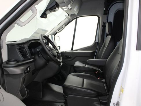 New 2026 Ford Transit 250 148 Medium Roof w/ Load Area Protection Package RWD image 22