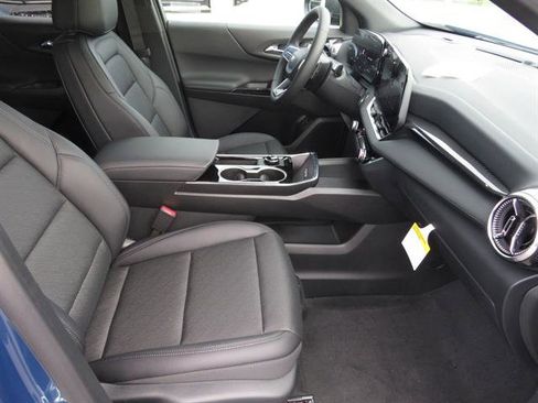New 2026 Chevrolet Equinox LT w/ Convenience Package II image 13