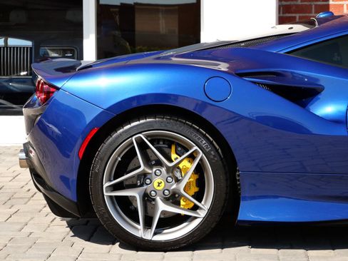 Used 2022 Ferrari F8 Tributo RWD image 7