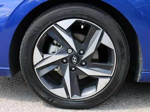 Used 2021 Hyundai Elantra Limited w/ Cargo Package FWD image 9