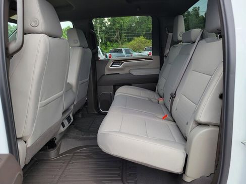 New 2025 GMC Sierra 2500 SLE w/ SLE Value Package; image 22