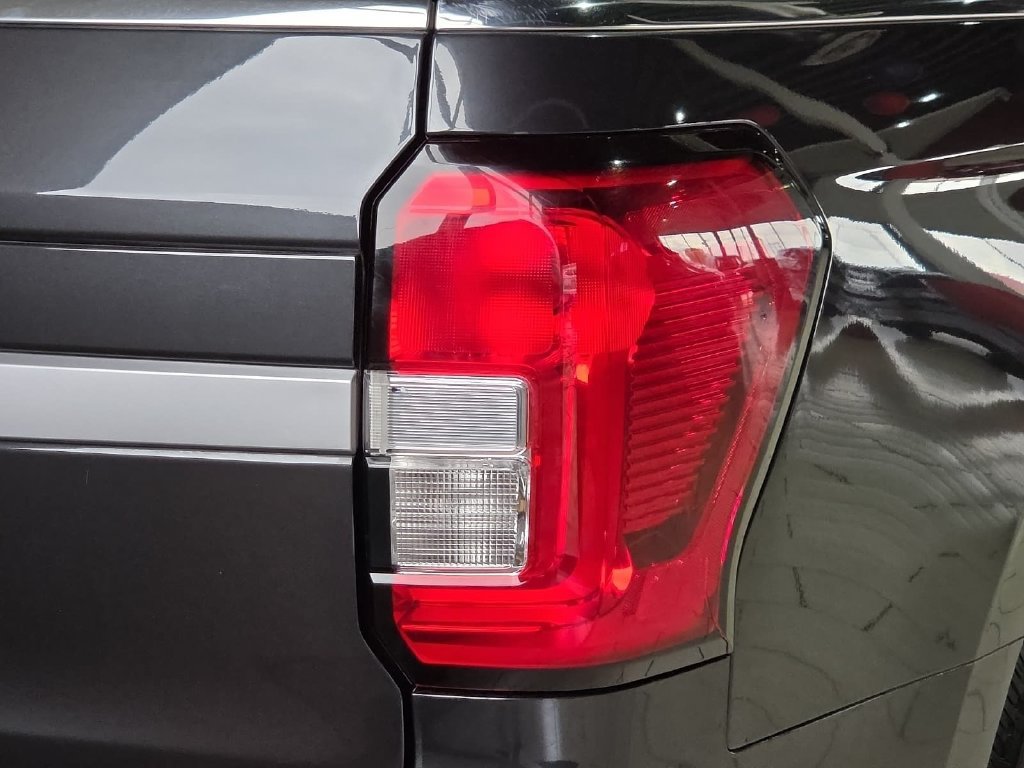 Used 2022 Ford Expedition XLT AWD/4WD image 9