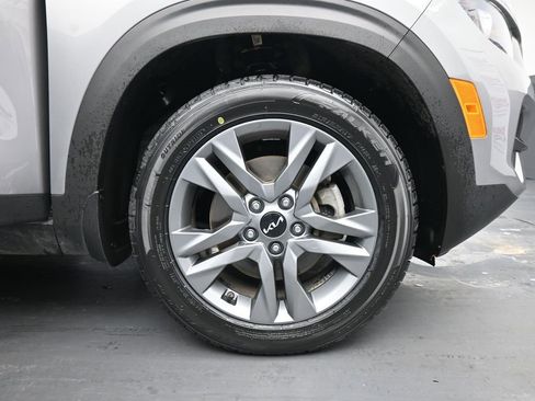 Used 2023 Kia Seltos LX image 11