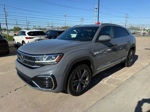 Used 2021 Volkswagen Atlas Cross Sport SE w/ Panoramic Sunroof Package image 6