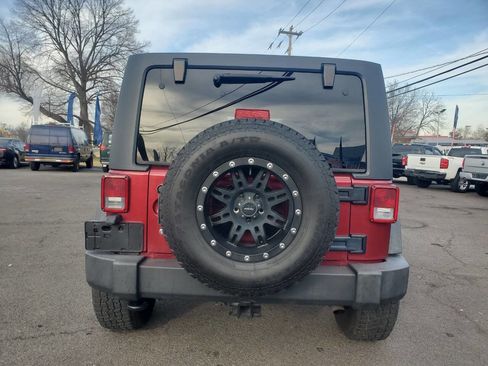 Used 2012 Jeep Wrangler Unlimited Sport image 4