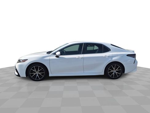 Used 2022 Toyota Camry SE FWD image 5