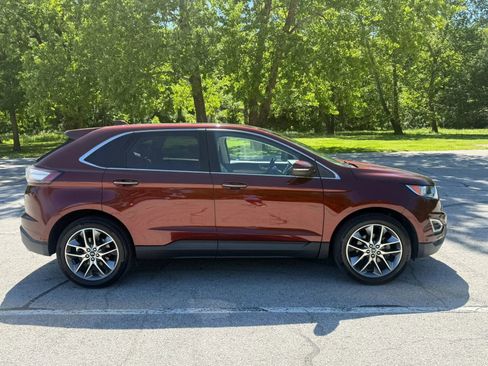 Used 2016 Ford Edge Titanium w/ Equipment Group 302A FWD image 4