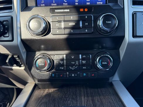 Used 2020 Ford F250 Lariat w/ Lariat Value Package AWD/4WD image 34