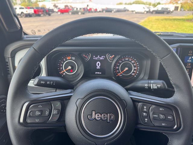 Certified 2025 Jeep Wrangler Sport AWD/4WD image 19