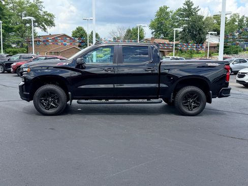 Used 2022 Chevrolet Silverado 1500 LT Trail Boss w/ Bed Protection Package AWD/4WD image 8