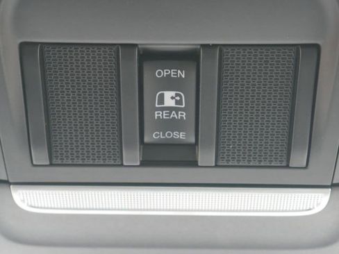 Used 2021 RAM 1500 Big Horn image 32