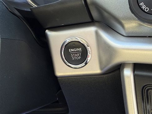 Certified 2024 Ford Expedition XLT image 28