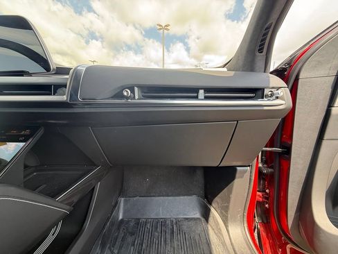 Certified 2026 Cadillac Vistiq Platinum w/ LPO, Floor Liner Package AWD/4WD image 31