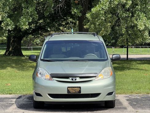 Used 2009 Toyota Sienna LE FWD image 13