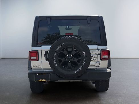 Used 2023 Jeep Wrangler Unlimited Sport AWD/4WD image 4
