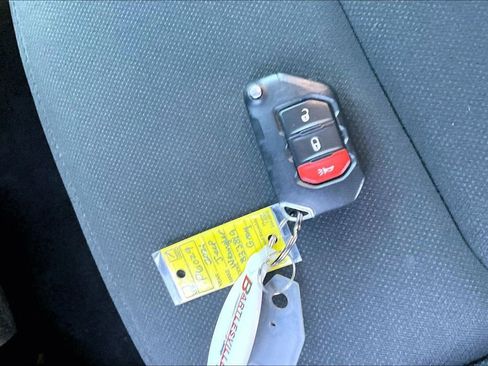 Used 2021 Jeep Wrangler Sport AWD/4WD image 9