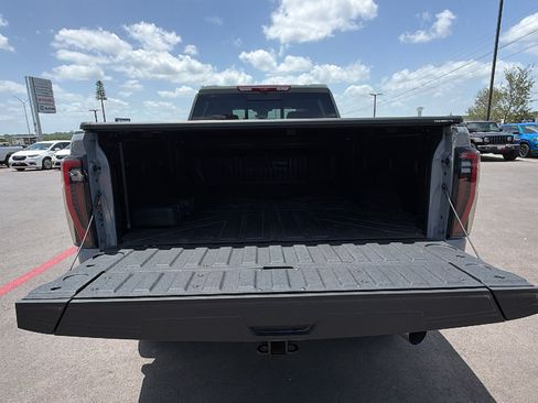 Used 2025 GMC Sierra 2500 AT4X AWD/4WD image 26
