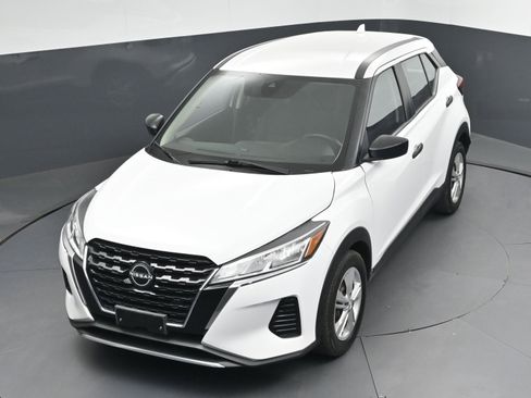 Used 2023 Nissan Kicks S image 26