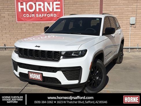 New 2026 Jeep Grand Cherokee Altitude AWD/4WD image 1