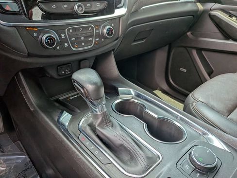 Used 2023 Chevrolet Traverse High Country FWD image 25