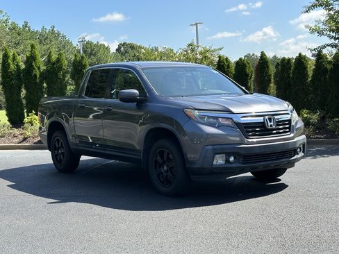 Used 2017 Honda Ridgeline RTS image 2