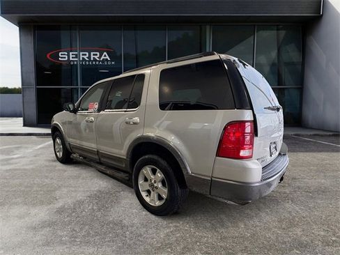 Used 2003 Ford Explorer XLT image 2