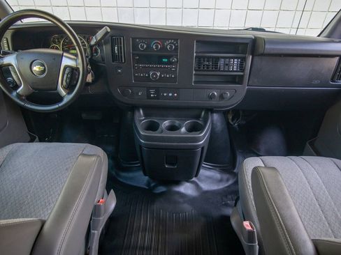 Used 2014 Chevrolet Express 2500 image 28