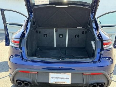 Used 2025 Porsche Macan AWD/4WD image 20