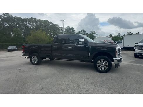 Used 2024 Ford F250 Lariat w/ Lariat Ultimate Package AWD/4WD image 2