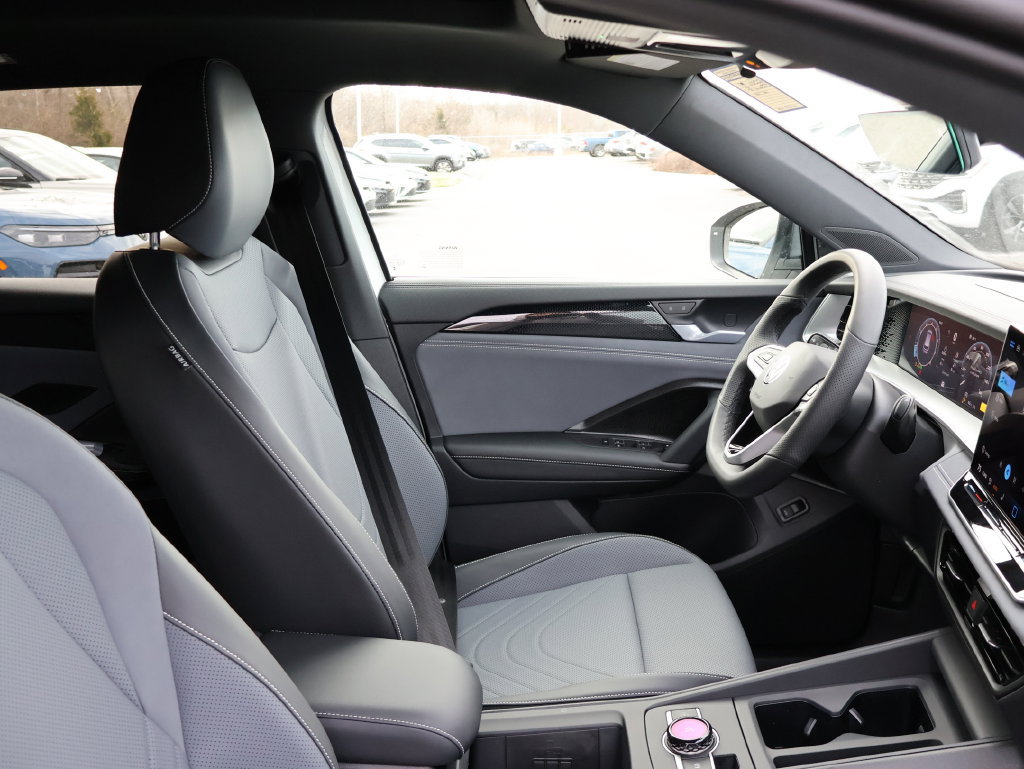 New 2026 Volkswagen Tiguan SE R-Line AWD/4WD image 14