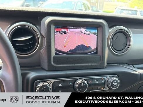 Used 2023 Jeep Wrangler Sport AWD/4WD image 17